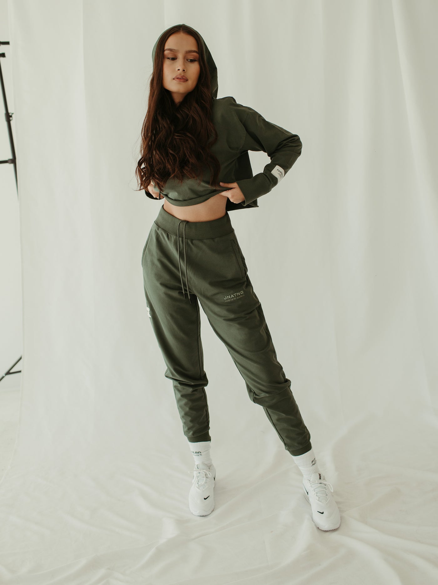 sage green jogger sweat pant and cropped hoodie two piece outfit 